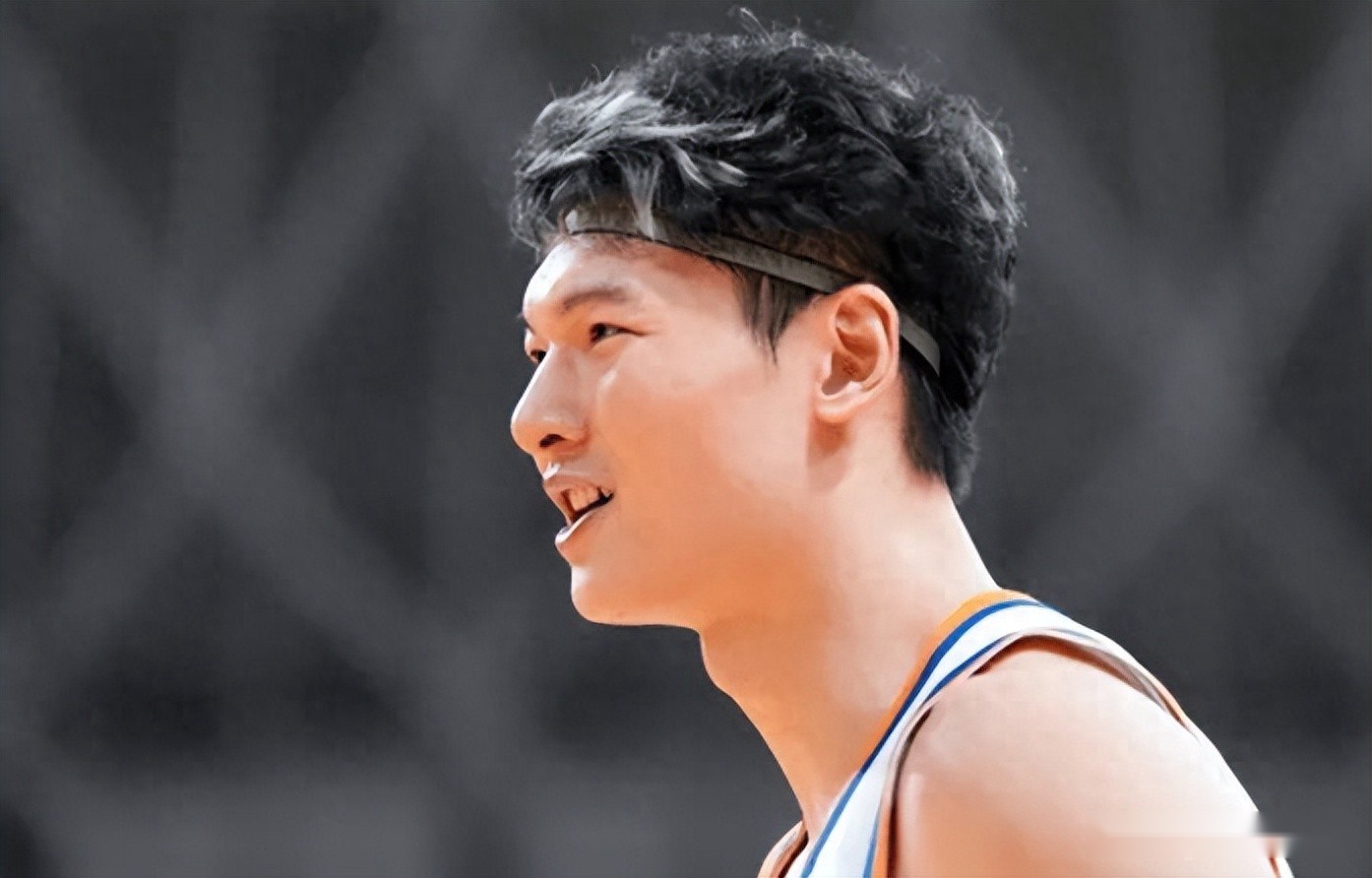 上海80-70新疆2喜2忧！王哲林+偰李永炜提升明显，弗格越来越废了