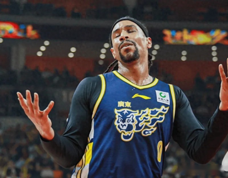 广东内线成漏洞！萨林杰被强吃，另外2内太软，引发球队体系崩盘