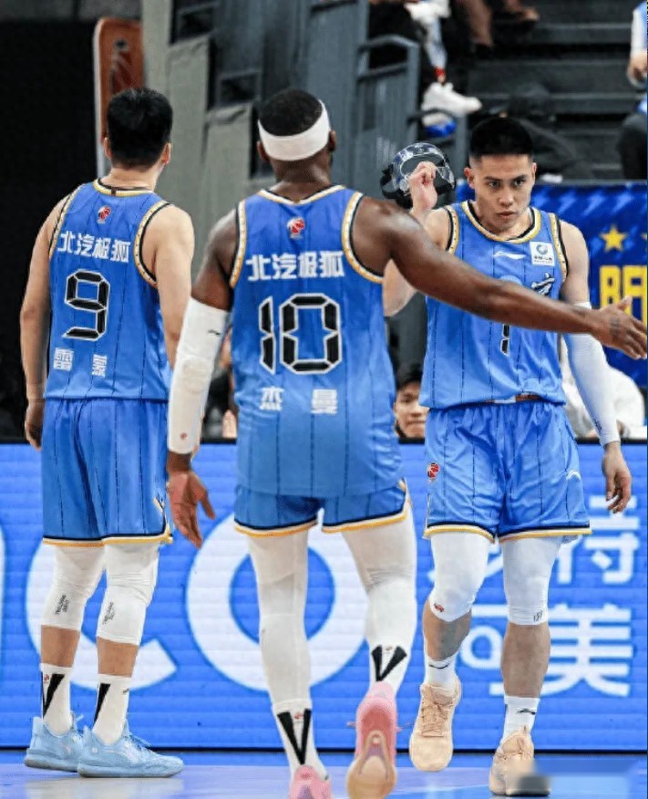 北京94-86宁波2喜2忧！陈盈骏回暖，曾凡博腰伤复发，贝利迷失！